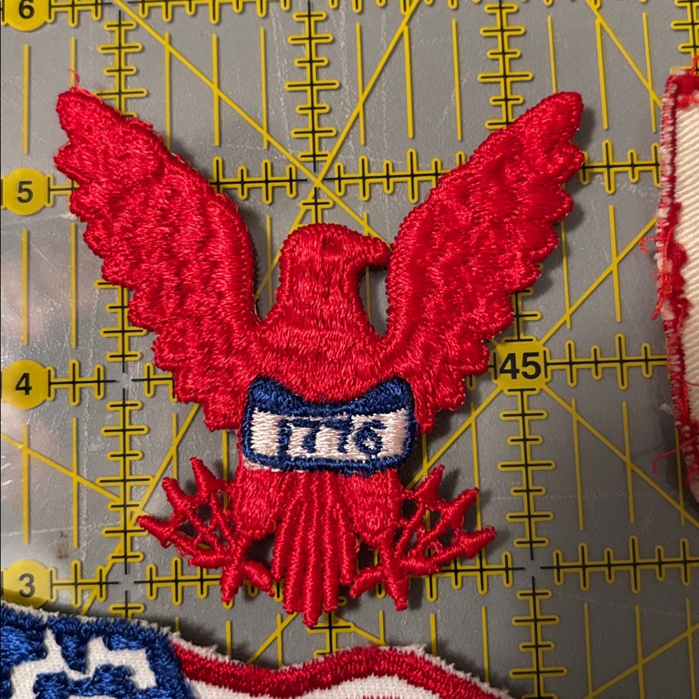 Vintage Set of 4 1976 Bicentennial Embroidered Patches - Picture 3 of 6